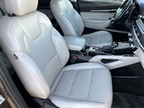Used 2020 Kia Telluride S w/ S 8 Passenger Seating Package image 11