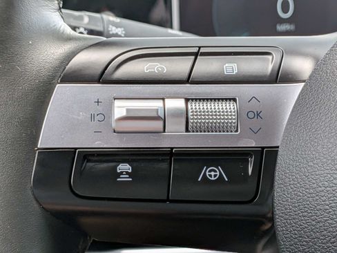 Used 2025 Hyundai Tucson Limited AWD/4WD image 30