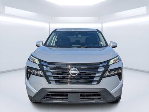 Used 2024 Nissan Rogue SV FWD image 8