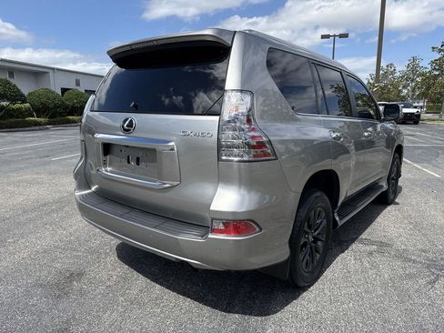 Used 2023 Lexus GX 460 Premium w/ Premium Package image 11