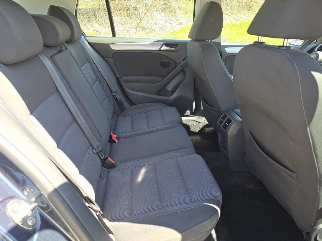 Used 2013 Volkswagen Golf 4-Door FWD image 15