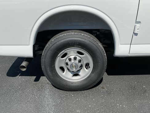 New 2026 Chevrolet Express 2500 w/ Driver Convenience Package RWD image 8