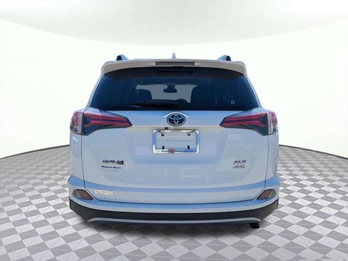 Used 2018 Toyota RAV4 XLE AWD/4WD image 3
