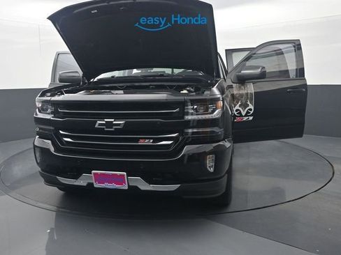Used 2017 Chevrolet Silverado 1500 LTZ Z71 w/ Realtree Edition AWD/4WD image 36