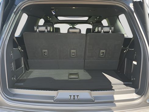 Used 2020 Ford Expedition XLT w/ Equipment Group 202A RWD image 7