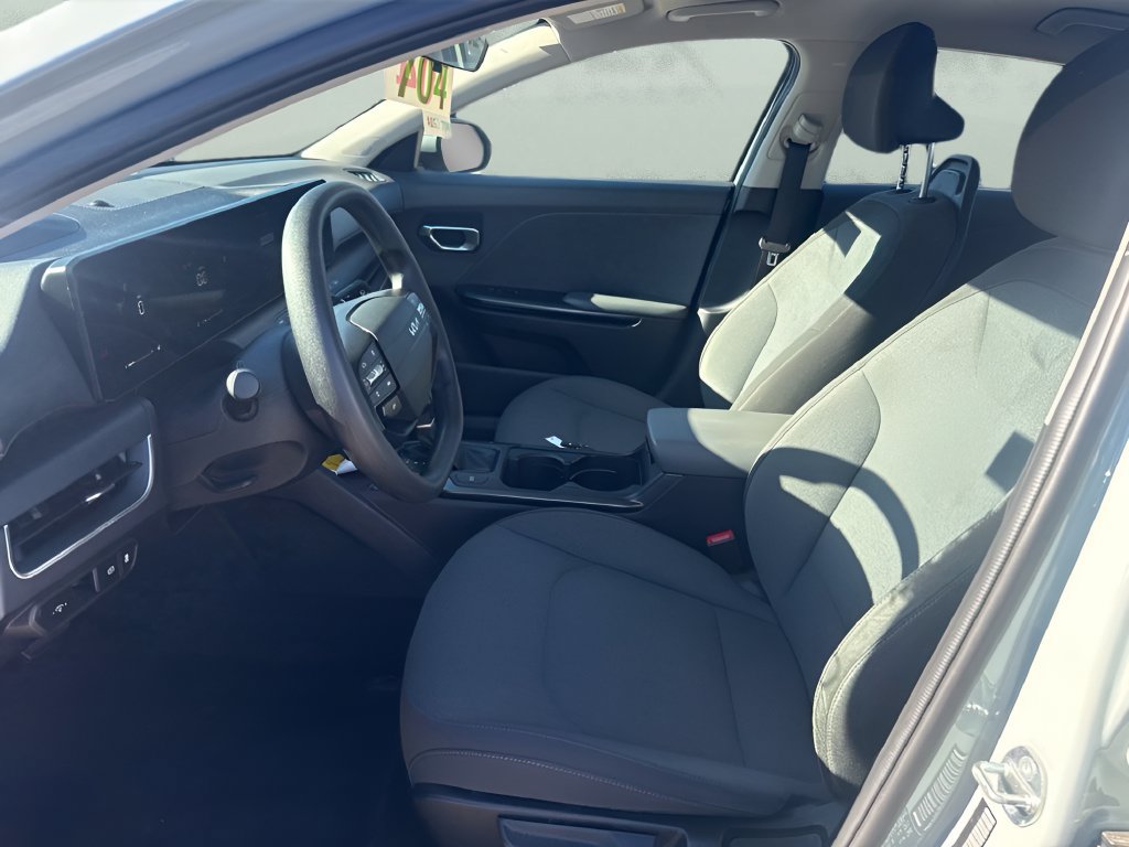 Used 2025 Kia K4 FWD image 9
