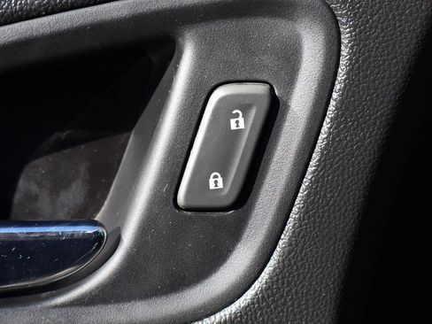 Used 2021 Chevrolet Colorado ZR2 w/ ZR2 Dusk Special Edition image 16