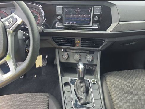 Used 2019 Volkswagen Jetta R-Line image 23