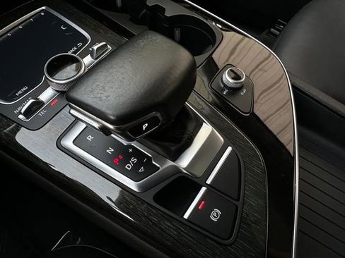 Used 2018 Audi Q7 3.0T Premium Plus w/ Premium Plus Package image 30