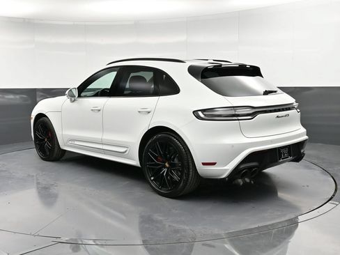 Certified 2025 Porsche Macan GTS AWD/4WD image 3