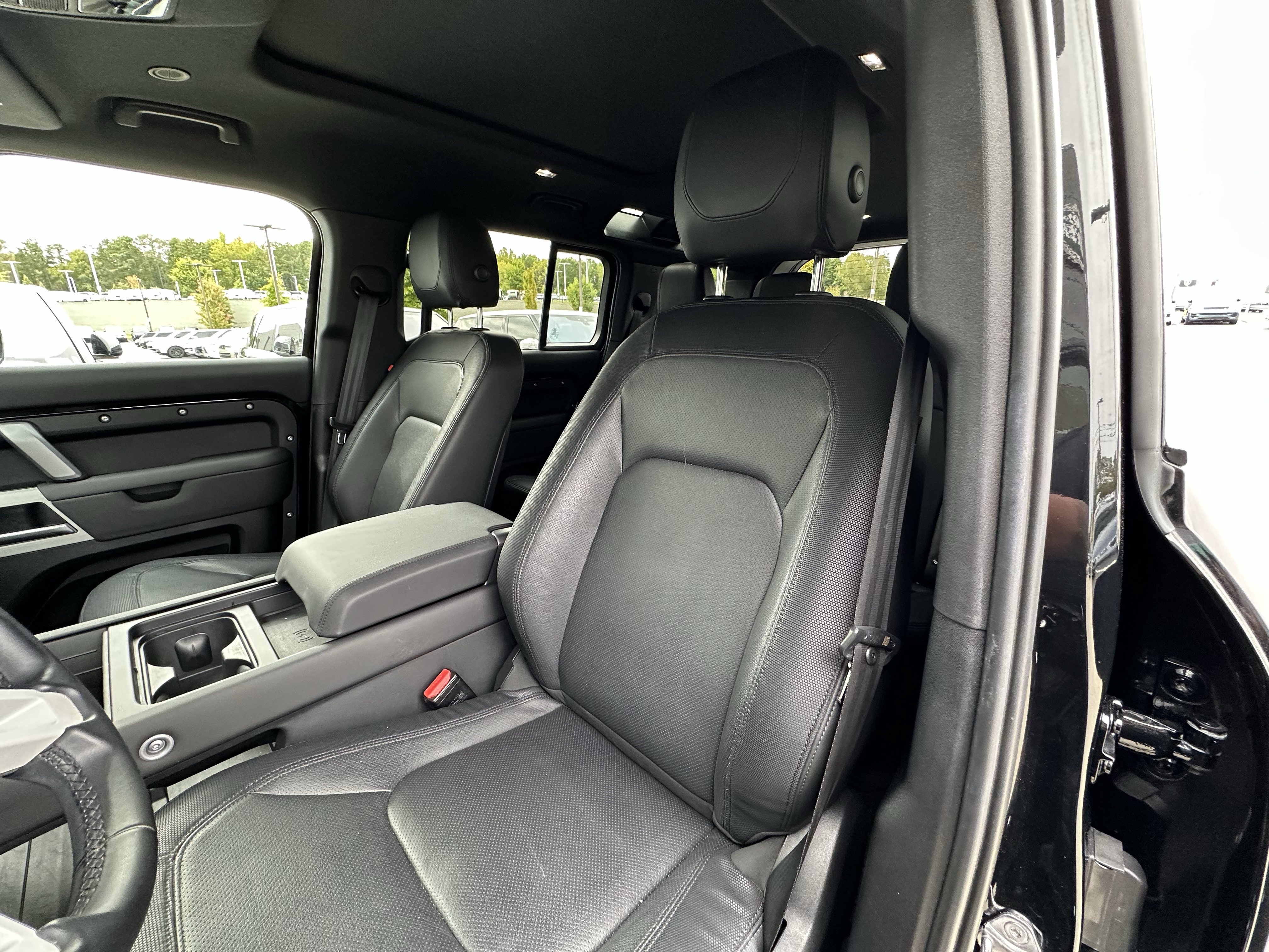 Certified 2024 Land Rover Defender 110 X-Dynamic SE AWD/4WD image 16