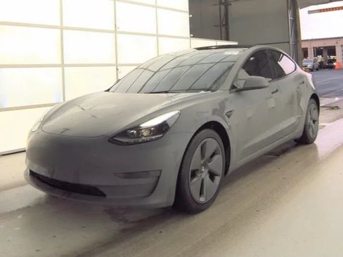 Used 2023 Tesla Model 3 Standard Range RWD image 1