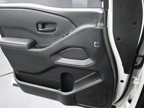 Used 2022 Nissan Frontier S image 22