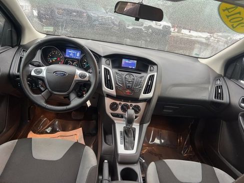 Used 2014 Ford Focus SE w/ SE Sport Package image 13