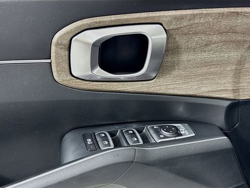 Used 2022 Kia Sorento EX w/ Panoramic Sunroof Package FWD image 17