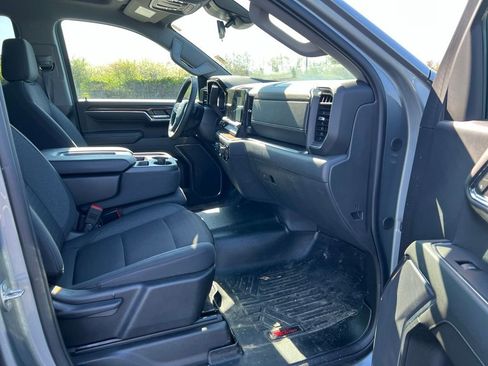 Used 2024 Chevrolet Silverado 1500 LT image 10
