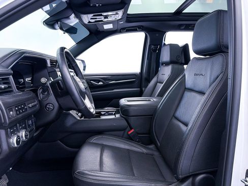 Used 2024 GMC Yukon Denali w/ Advanced Technology Package image 22