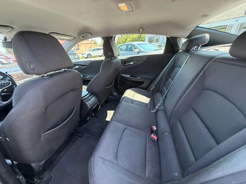 Used 2019 Chevrolet Malibu RS FWD image 12