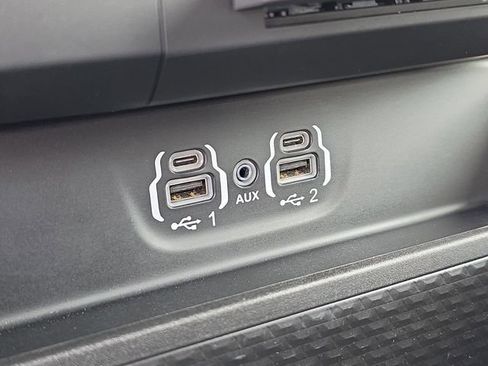 Used 2023 RAM 1500 Laramie AWD/4WD image 30