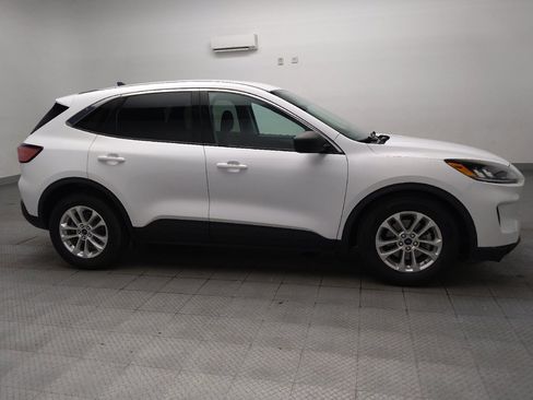 Used 2022 Ford Escape SE FWD image 11