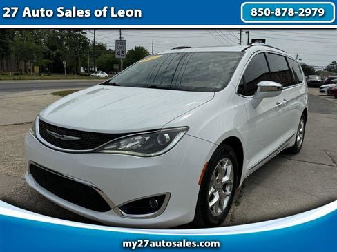 Used 2017 Chrysler Pacifica Limited FWD image 1