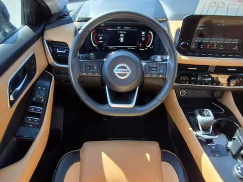 Used 2021 Nissan Rogue Platinum image 9