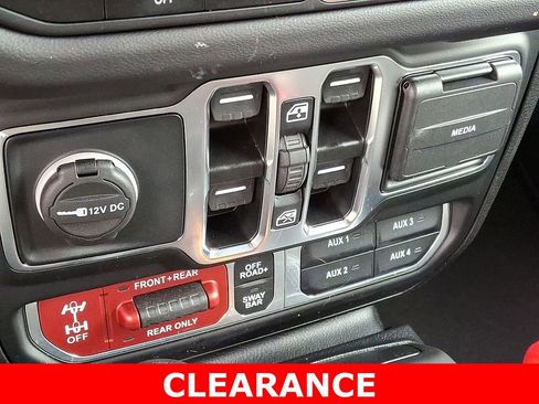 Used 2025 Jeep Wrangler Rubicon image 24