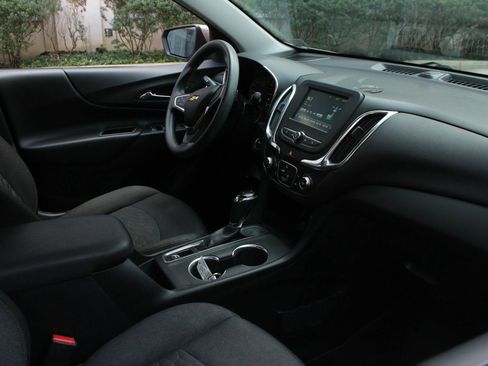 Used 2018 Chevrolet Equinox LT image 26