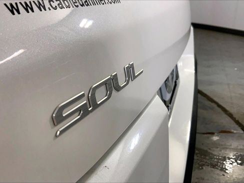 Certified 2025 Kia Soul LX FWD image 8