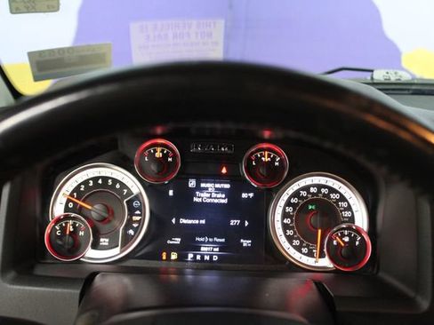 Used 2016 RAM 1500 Classic SLT w/ SLT Plus D←cor Group AWD/4WD image 18