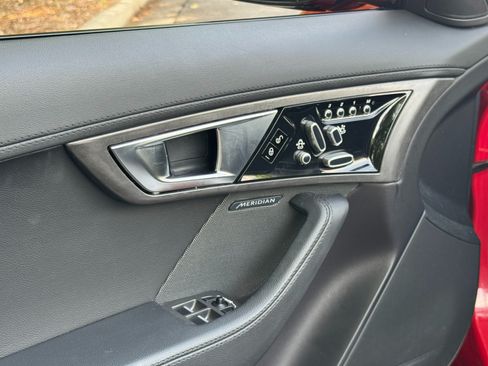 Used 2014 Jaguar F-TYPE Convertible RWD image 31