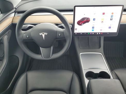 Used 2023 Tesla Model Y Long Range AWD/4WD image 17