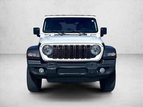 Used 2025 Jeep Wrangler Unlimited Sport AWD/4WD image 3
