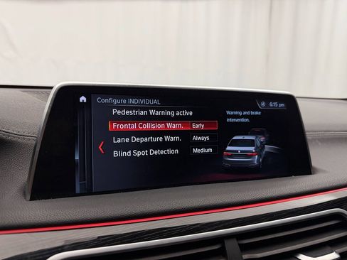 Used 2019 BMW 750i xDrive w/ M Sport Package image 23