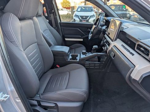 Used 2024 Toyota Tacoma TRD Off-Road image 30