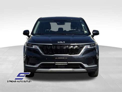 Used 2024 Kia Carnival EX FWD image 2