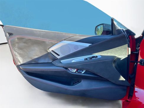 Used 2020 Chevrolet Corvette Stingray Premium Cpe w/ 3LT Preferred Equipment Group image 17