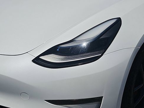 Used 2023 Tesla Model 3 Performance AWD/4WD image 32