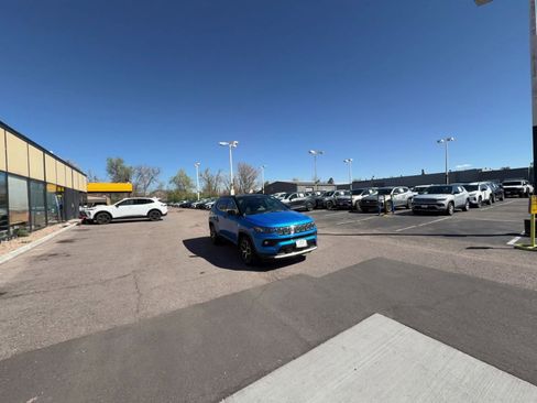 Used 2025 Jeep Compass Limited image 12