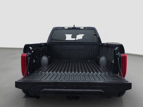 Used 2025 Toyota Tundra SR5 w/ SR5 Premium Package AWD/4WD image 17