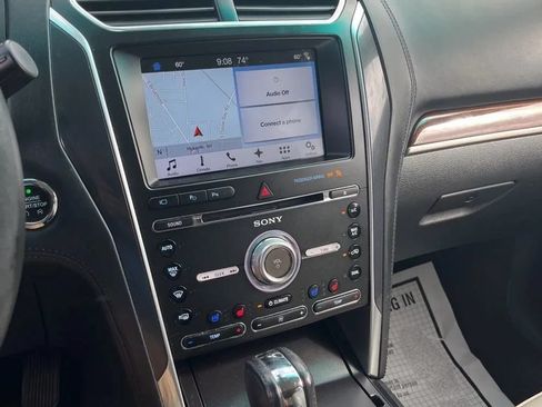 Used 2017 Ford Explorer Platinum AWD/4WD image 29