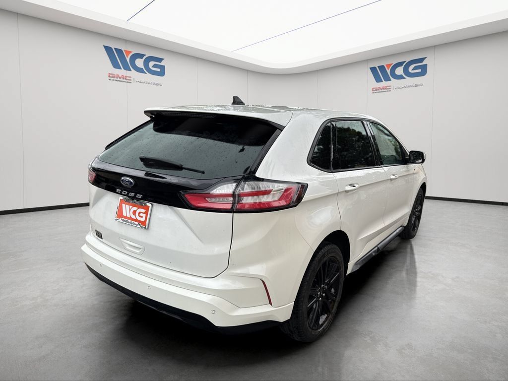 Used 2023 Ford Edge ST-Line AWD/4WD image 3