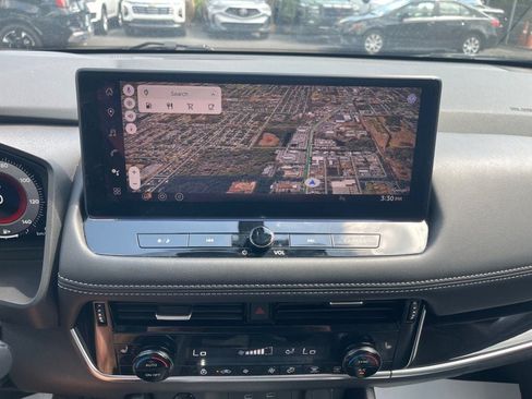 Used 2026 Nissan Rogue SL FWD image 21