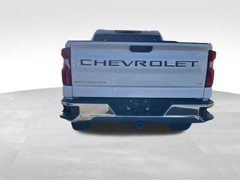 Used 2022 Chevrolet Silverado 1500 LT AWD/4WD image 5