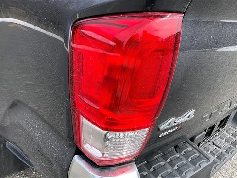 Used 2016 Toyota Tacoma SR5 image 27