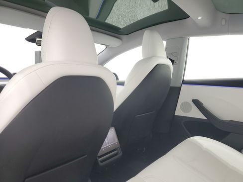 Used 2025 Tesla Model 3 Long Range RWD image 12