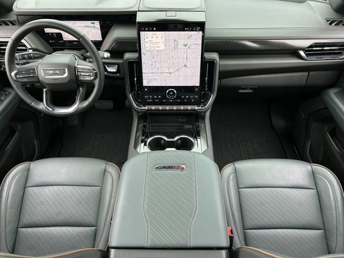 Used 2025 GMC Yukon XL AT4 w/ AT4 Premium Plus Package AWD/4WD image 21
