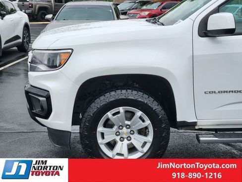 Used 2022 Chevrolet Colorado LT w/ LT Convenience Package AWD/4WD image 9