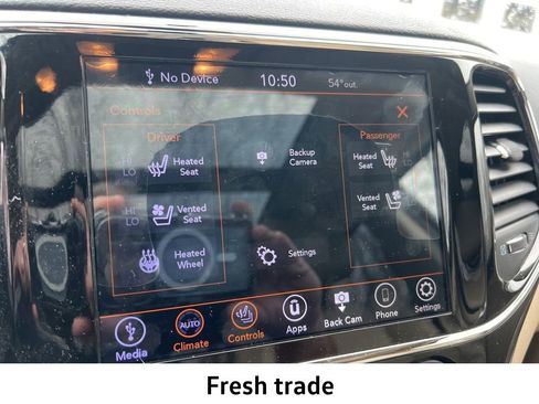 Used 2020 Jeep Grand Cherokee Limited w/ Luxury Group II image 16