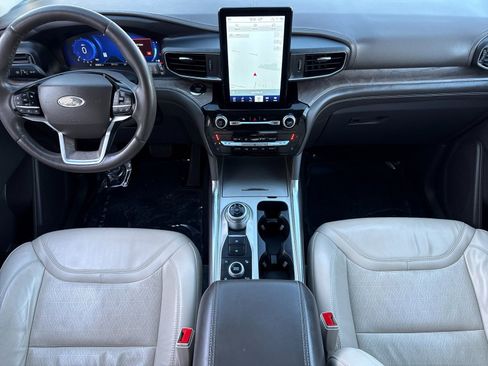 Used 2022 Ford Explorer Platinum w/ Equipment Group 601A image 16